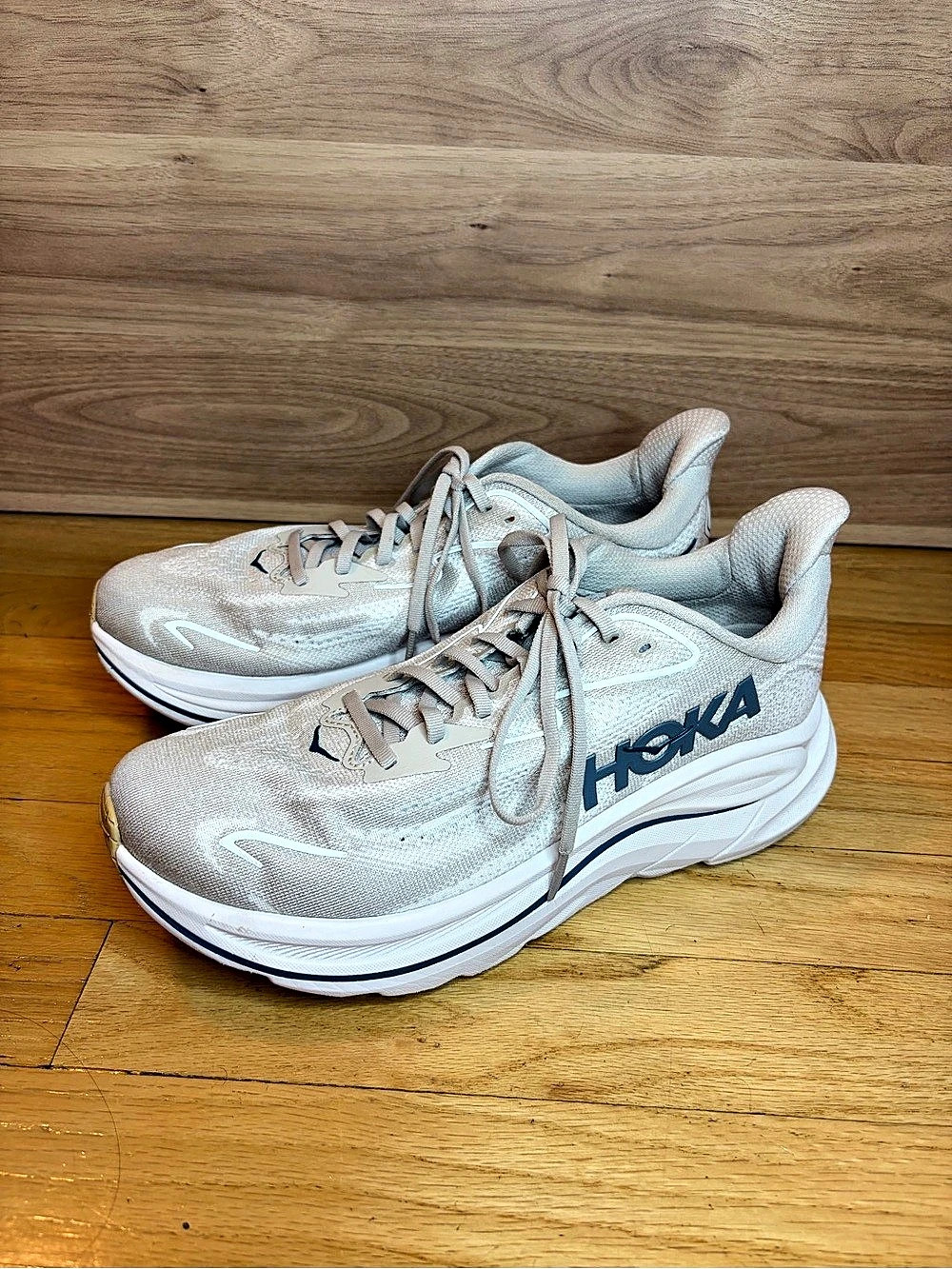 Hoka Clifton 10 Men's Gray Sneakers - Size 8.5